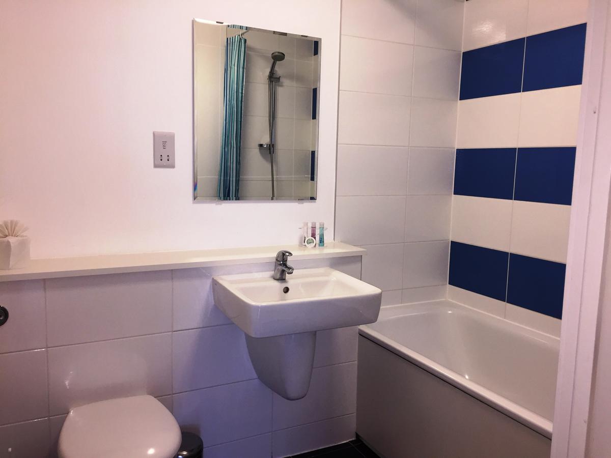 בסינגסטרוק Linx Apartments Skyline Plaza מראה חיצוני תמונה