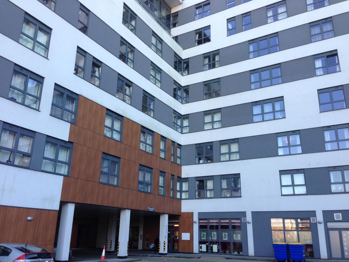 בסינגסטרוק Linx Apartments Skyline Plaza מראה חיצוני תמונה